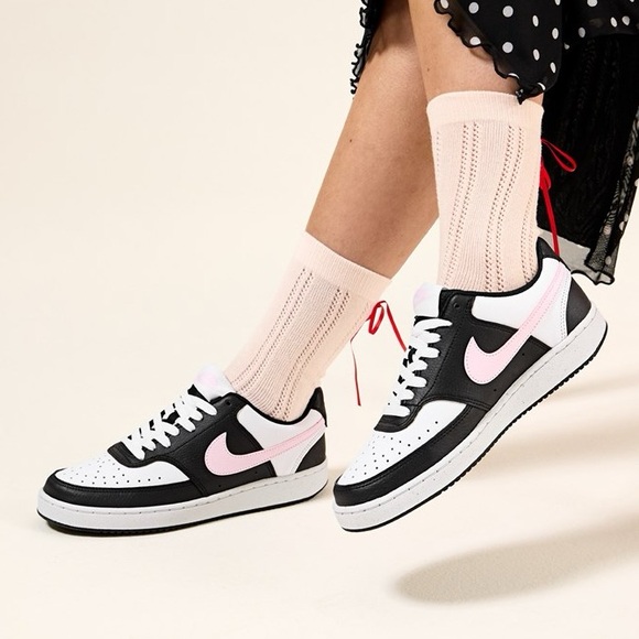 Nike Women's Court Vision Low Sneaker size 7 - Picture 1 of 7